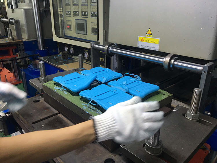 平板電腦硅膠套,東莞硅膠廠家平板電腦硅膠套生產視頻 平板電腦硅膠套,東莞硅膠廠家平板電腦硅膠套生產視頻
